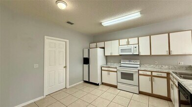 526 Maricopa Dr in Kissimmee, FL - Building Photo - Building Photo