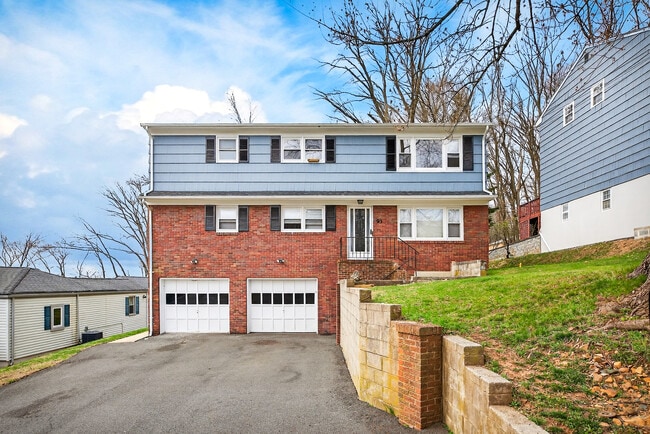 93 Harrison Ave, Unit 2