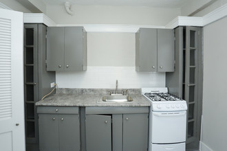 St. Charles Apartments in Mobile, AL - Building Photo - Interior Photo