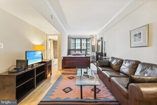 1701 16th St NW in Washington, DC - Building Photo