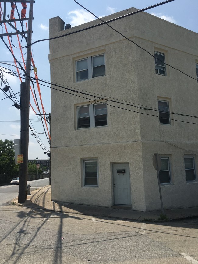 Parkview Apartments in Upper Darby, PA - Foto de edificio - Building Photo