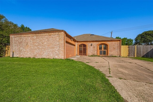 property at 12922 Ashford Chase Dr