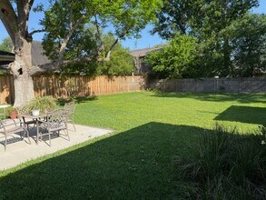 4502 Pine St in Bellaire, TX - Building Photo - Building Photo