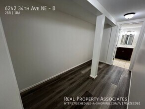 6242 34th Ave NE in Seattle, WA - Building Photo - Building Photo