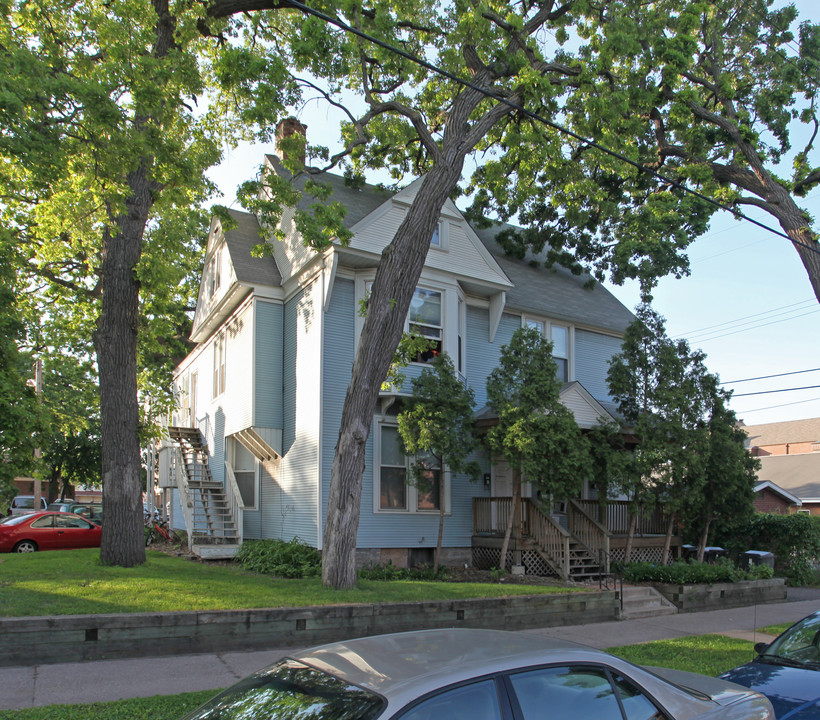 316 12th Ave SE in Minneapolis, MN - Building Photo