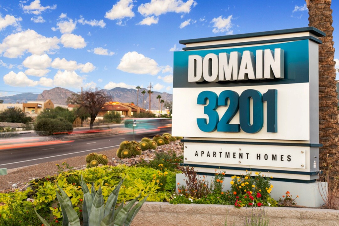 Domain 3201 in Tucson, AZ - Foto de edificio