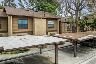 Lakeridge Condominiums in Whittier, CA - Building Photo - Building Photo