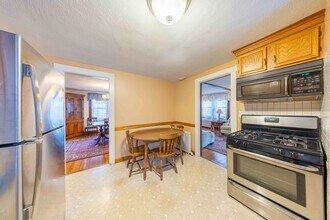 105 Oakdale Rd in Newton, MA - Building Photo - Building Photo