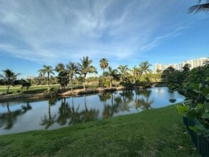 19501 W Country Club Dr, Unit 1712 in Aventura, FL - Building Photo - Building Photo