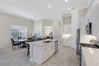 7253 Wilton Dr N in Naples, FL - Building Photo - Building Photo