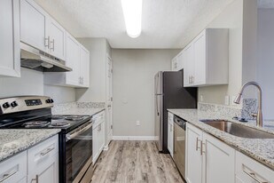 Veranda Knolls in Peachtree Corners, GA - Building Photo