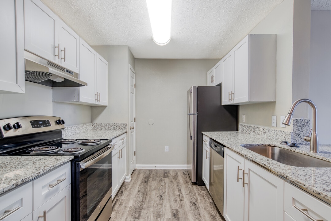 Veranda Knolls in Peachtree Corners, GA - Foto de edificio