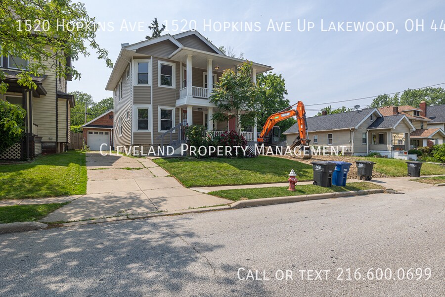 1520 Hopkins Ave in Lakewood, OH - Building Photo