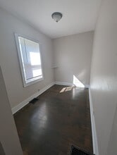 915 Whitlow St in Boonville, MO - Building Photo - Building Photo