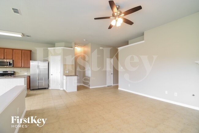 4814 Emerald Bay Cir in Baytown, TX - Foto de edificio - Building Photo