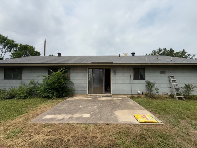 9310 Summer Wind St in San Antonio, TX - Building Photo - Building Photo