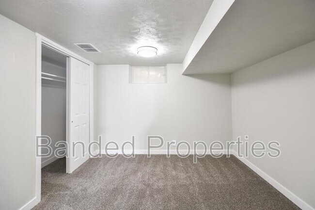 34 N Terrace Dr in Clearfield, UT - Building Photo - Building Photo