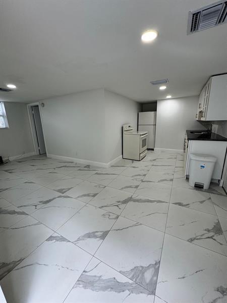 412 Fleming Ave in Greenacres, FL - Building Photo