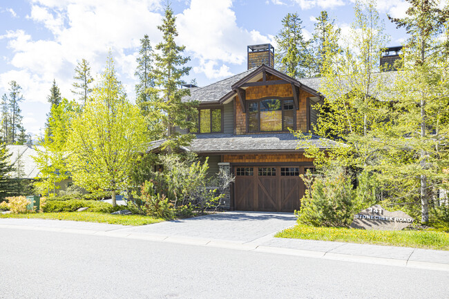 141 Stonecreek Rd in Canmore, AB - Building Photo - Building Photo