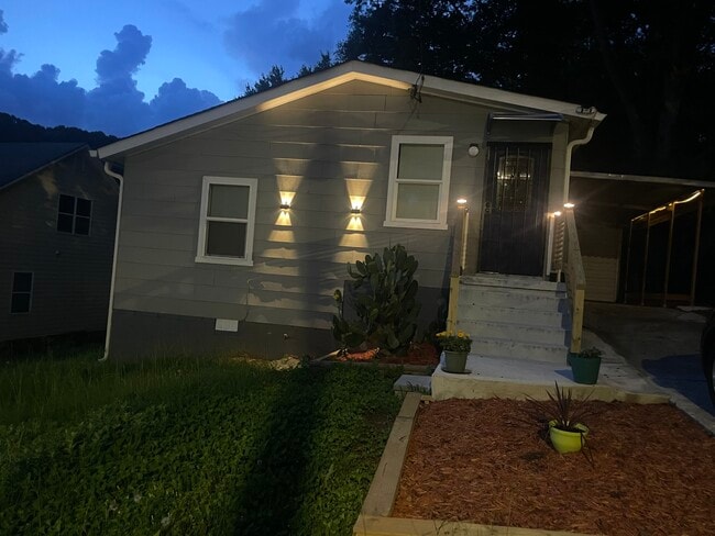 1627 Mary George Ave NW in Atlanta, GA - Building Photo - Building Photo