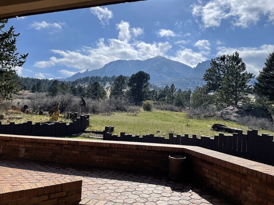 1595 Blue Sage Ct in Boulder, CO - Building Photo