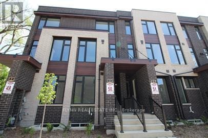 property at 33 Creekbank Rd