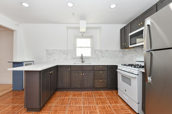 520 34th St in Union City, NJ - Building Photo - Building Photo