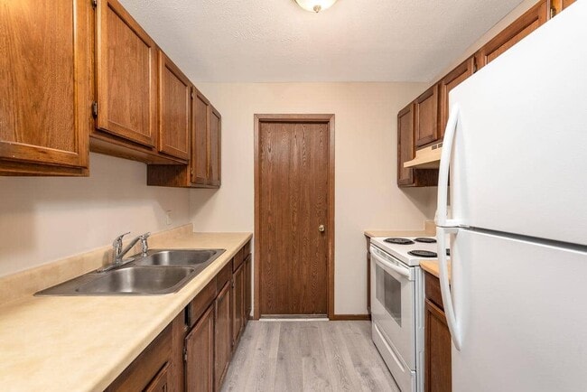 Free Street Apartments in Fowlerville, MI - Building Photo - Building Photo