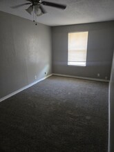 1014 Ware Blvd in San Antonio, TX - Foto de edificio - Building Photo