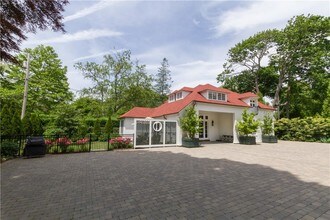 431 Bellevue Ave-Unit -Carriage House in Newport, RI - Building Photo - Building Photo