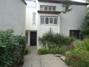 1250 Redwood Ct in Dixon, CA - Building Photo - Building Photo