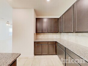 2604 Wheeler Ave in Aubrey, TX - Foto de edificio - Building Photo