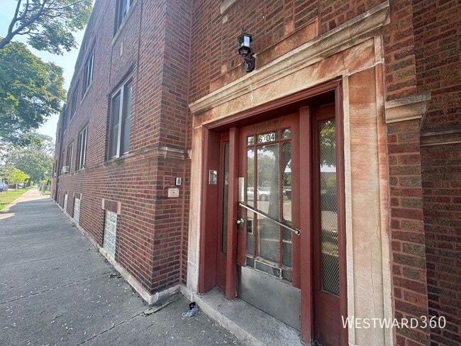 property at 6704 S Wood St