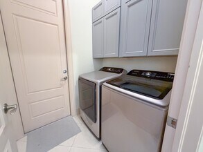 2501 SE 19th Pl in Cape Coral, FL - Building Photo - Building Photo