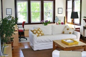 37 Lewis St in Newton, MA - Building Photo - Building Photo