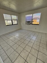 2545 York St in Opa Locka, FL - Building Photo - Building Photo