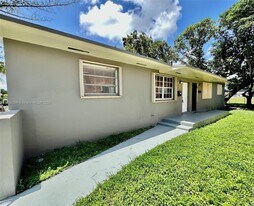 1533 NW 53rd St in Miami, FL - Building Photo