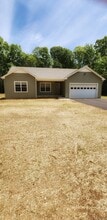 340 E Shore Dr in Colchester, CT - Building Photo - Building Photo