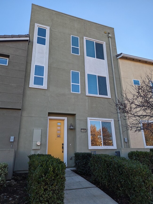 property at 10960 International Dr