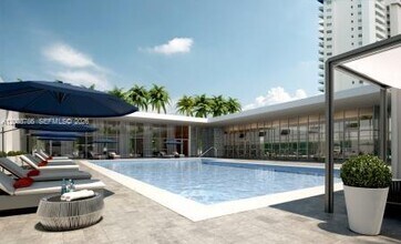 14951 Royal Oaks Ln in North Miami Beach, FL - Building Photo - Building Photo