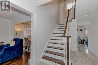 42 River Glen Blvd in Oakville, ON - Building Photo - Building Photo
