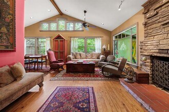 221 Park Ln in Austin, TX - Building Photo - Building Photo