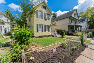 2051 W 45th St, Unit Down in Cleveland, OH - Building Photo - Building Photo