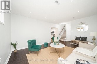 9 FENWICK Ave in Bowmanville, ON - Building Photo - Building Photo