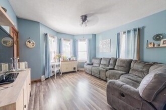 337 Tinkham St in New Bedford, MA - Building Photo - Building Photo