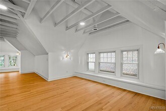 681 Lafayette Ave, Unit 3 in Buffalo, NY - Foto de edificio - Building Photo