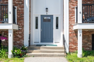 Plymouth Colony Condominiums in Plymouth, MA - Building Photo - Building Photo