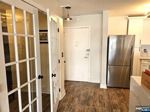 1203 River Rd, Unit 11G in Edgewater, NJ - Foto de edificio - Building Photo