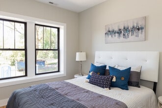 Bissell Apartments in Chicago, IL - Building Photo - Building Photo