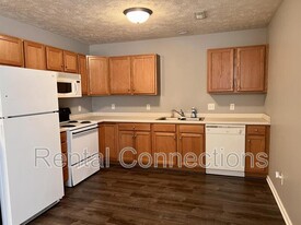 103 N Bentley St in Marion, IL - Building Photo